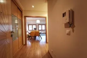 Cozy Purple Telheiras Apartment - Lumiar