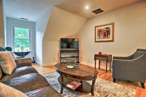3 Mi to Beaches: Tranquil Cape Cod Escape w Deck