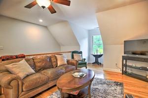 3 Mi to Beaches: Tranquil Cape Cod Escape w Deck
