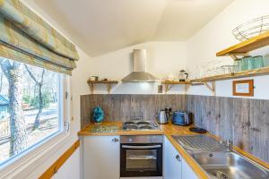 Fern Lodge 11 with Hot Tub