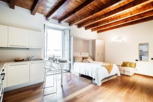 Del Pero Suite - by MyHomeInComo