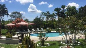 Inviting 14-Bed Villa Sleeps 29 Parking