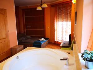 Deluxe Double Room with Bath - First Floor room in Villamerica