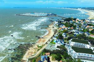 Hotels Hotel Chateau des Tourelles, Thalasso et piscine d'eau de mer chauffee : photos des chambres