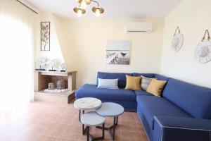 Anemi Beach, Seafront