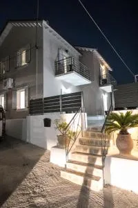 Angelos Apartments - Kouvaláta