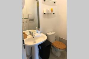 Appartements Le Fitness & Business Studio - Airbus -Piscine Spa : photos des chambres