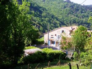 Maisons de vacances Maison de 3 chambres avec jardin clos a Lacrouzette : photos des chambres