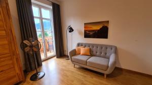 Bunter Hirsch Ferienwohnung im Garmischer Zentrum
