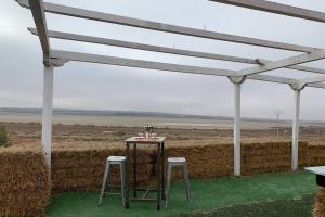 Casita de campo con vistas a una laguna