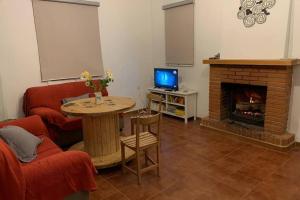 Casita de campo con vistas a una laguna