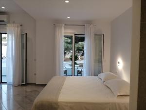 Suite room in Doukissa
