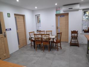 PRZYSTANEK nowEKOprzywno - Żółty Domek Pod Kasztanem