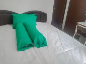 Colombus Residence Karawang Mitra RedDoorz - Telukjambe