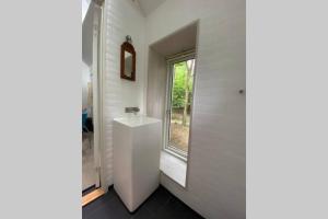 Oak Cottage near Rønne & Beach