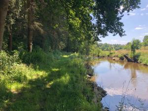 Chalets Natuurhuisje aan rivier met uitzicht over vallei : photos des chambres