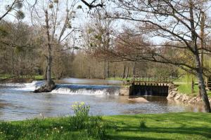 Chalets Natuurhuisje aan rivier met uitzicht over vallei : photos des chambres