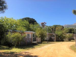 Complexes hoteliers Camping La Pinede : photos des chambres