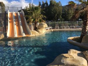 Complexes hoteliers Camping La Pinede : photos des chambres