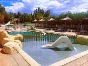Complexes hoteliers Camping La Pinede : photos des chambres