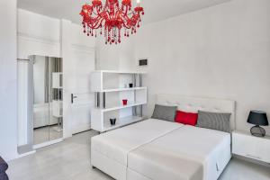 Collins Amethyst Center