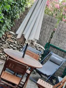 Coquet T2 ,terrasse,parking ,4 kms d Avignon - 阿维尼翁新城