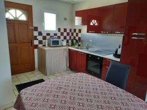 Appartements Coquet T2 ,terrasse,parking ,4 kms d Avignon : photos des chambres