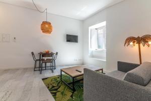 Portas do Céu Apartments