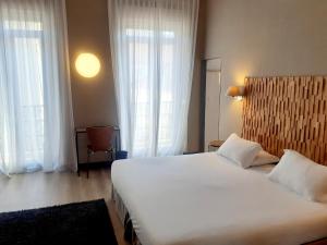 Junior Suite with Balcony room in Hôtel La Villa Tosca