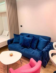 Rent apartment lux soho city Bar