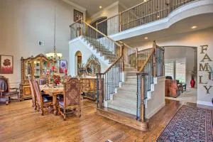 4 Mi to Grapevine Lake Texas Home with Media Room - 路易斯维尔