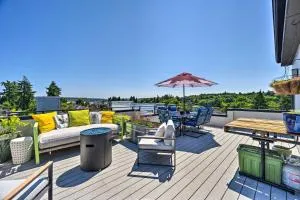 Seattle Retreat with Canal and Mountain Rooftop Views! - 班布里奇岛