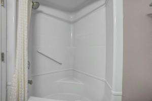 Deluxe Quadruple Room - Non-Smoking room in Motel 6-Montgomery AL - Airport