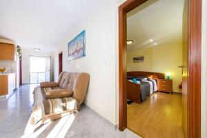 Apartment Nin beach