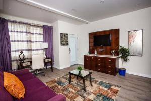 1 Bedroom Apartment with Luxurious Design in SD