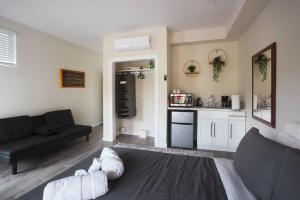 Explore Balboa Park From Your Cozy Studio w Patio
