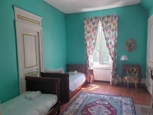 B&B / Chambres d'hotes Chateau de Saint Bonnet les Oules : photos des chambres