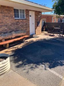 Golden Grain Motor Inn