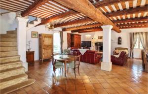 Maisons de vacances Stunning Home In Apt With 4 Bedrooms, Wifi And Outdoor Swimming Pool : photos des chambres