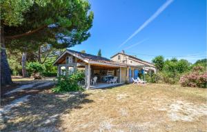 Maisons de vacances Amazing home in La Garde with 2 Bedrooms, Internet and Outdoor swimming pool : photos des chambres