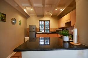 Luxurious, private, central, gas & solar powered