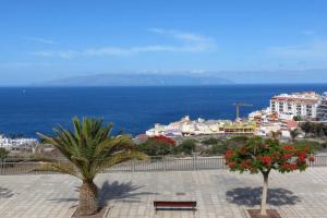 Luxury House with 3 Bedrooms, Sea Wiew and Swimming Pool in a quiet Residence