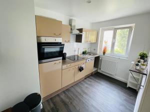 NEU Auszeit in moderner Wohnung in Seen-Nähe
