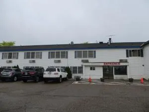 哈德逊君威旅馆 - 梅诺莫尼