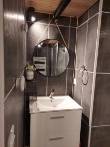 Appartement mezzanine 5 personnes avec balcon vue sur la montagne