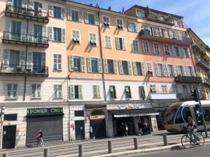 Cosy modern studio in the heart of Nice with AC