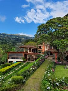 Finca Paraiso Mountain Retreat near San Jose Airport, Birrí