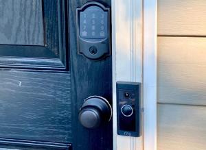 Spacious & comfy home in ultra-convenient location 2025 Traveller Award Winner