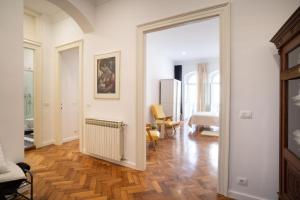 Mimi Carera Apartment & Room