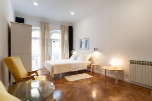 Mimi Carera Apartment & Room